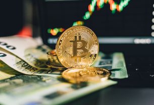 Bitcoin ETF flows